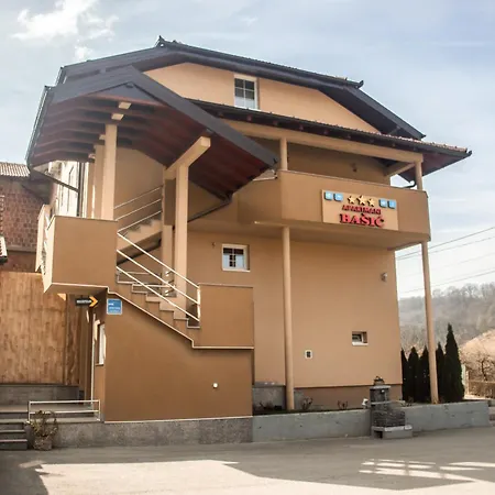 Basic Apartment *