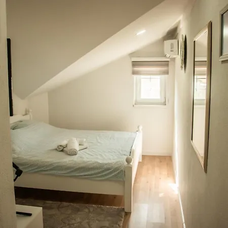 Basic Apartment *